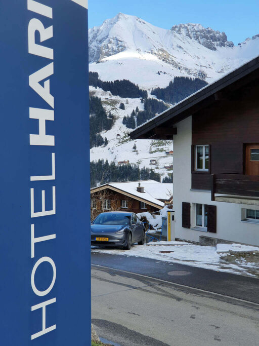 Ladestation für Stromautos in Adelboden