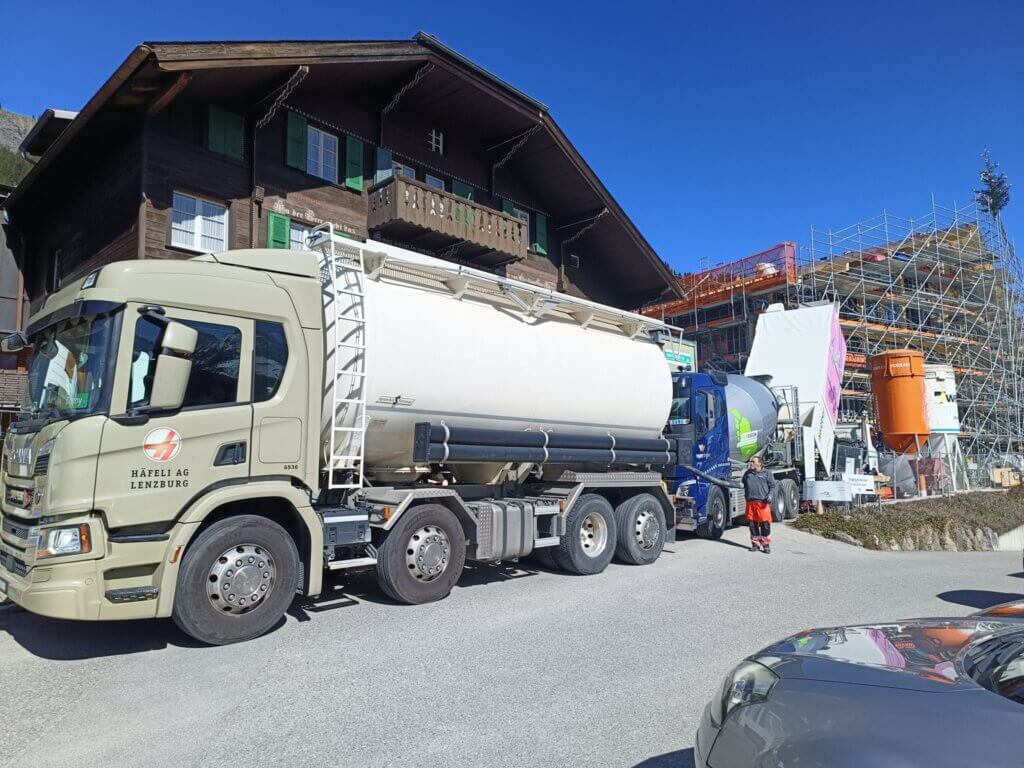 WhatsApp Image 2025-04-04 at 11.30.12