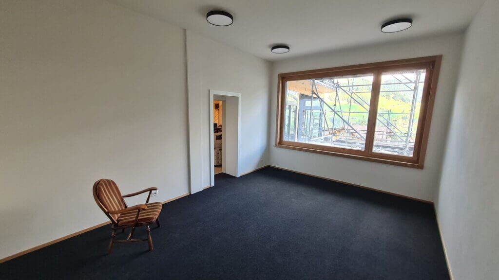 WhatsApp Image 2025-05-01 at 17.22.03