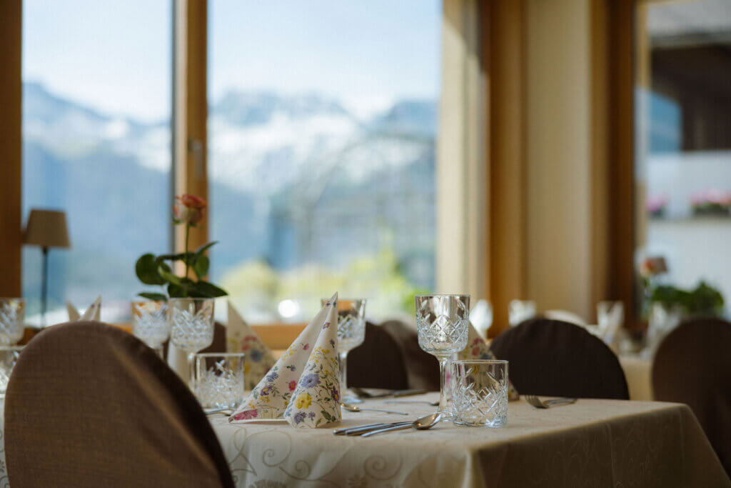 _AZ_8192_hotel_hari_saal_250625
