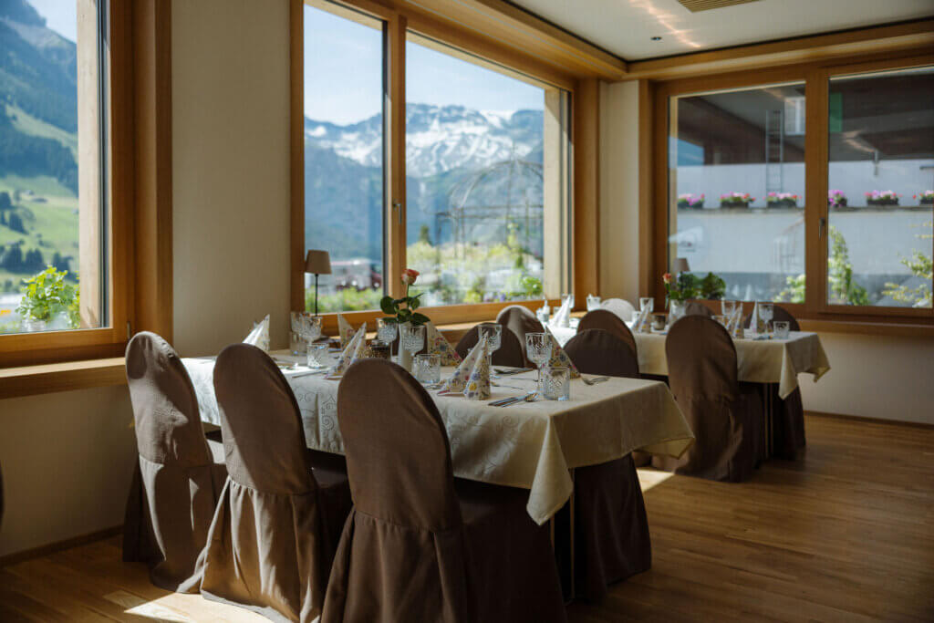 _AZ_8206_hotel_hari_saal_250625