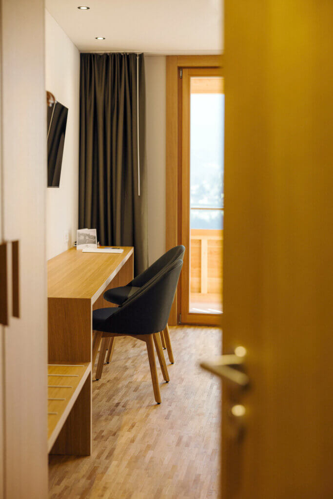 _AZ_0164_hotel_hari_zimmer_100725