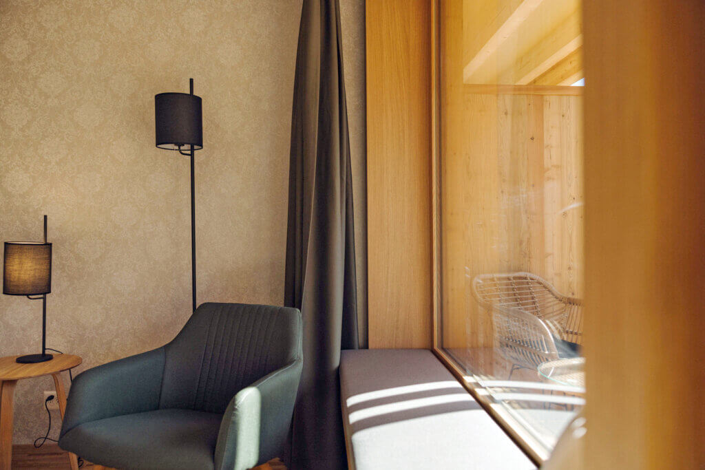 _AZ_1317_hotel_hari_zimmer_100725