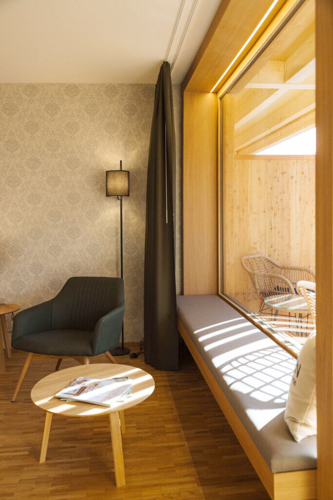 _AZ_8305_hotel_hari_zimmer_100725