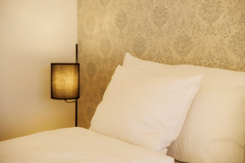 _AZ_9218_hotel_hari_zimmer_100725